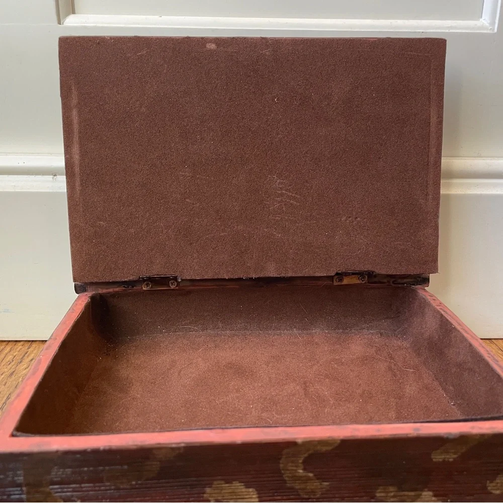 Hand Carved Lizard Wooden Keepsake Box Rustic Trinket Storage Decor